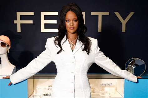 Lvmh Et Rihanna Ont D Cid De Suspendre Les Activit S De Fenty