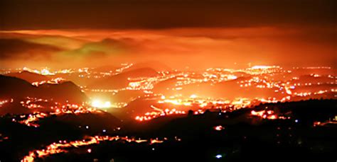 Three friends discover a mysterious machine that takes pictures 24 hours into the future and conspire to use it for personal gain. Time-Lapse Movies - Showreels