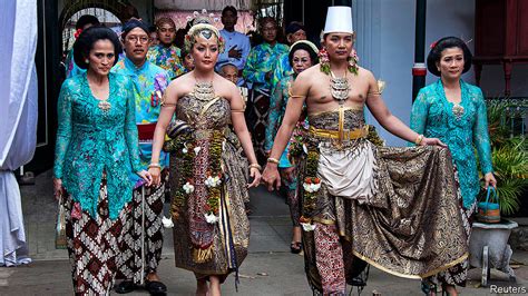 How The Mores Of Indonesias Biggest Ethnic Group Shape Its Politics