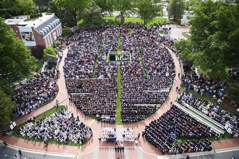 Cnns Wolf Blitzer Inspires Hpu Graduates High Point University