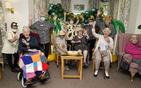 Care Home Goes On Safari New Valley News