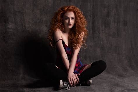 janet devlin to perform socially distant show in london celebmix