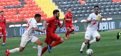 Maçlarını yeni malatya stadyumu'nda oynamaktadır. Gaziantep FK ile Yeni Malatyaspor 2-2 berabere kaldı