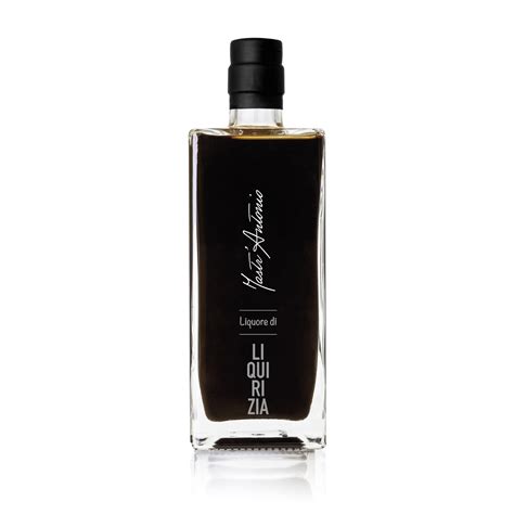 L'ho conosciuta da bimba, ammaliata dalle sue rotondità gommose, ma solo più tardi ho ne scoperto la vera natura granitica e strong, sebbene le origini sotterranee tradiscano forme. Liquore di Liquirizia - Liquorificio Mastr'Antonio di ...