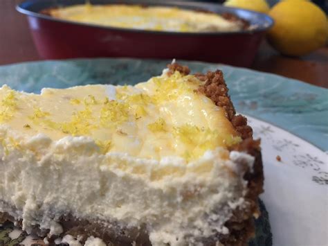 Réduisez les pistaches et les palets bretons en poudre grossière. Cheesecake au citron