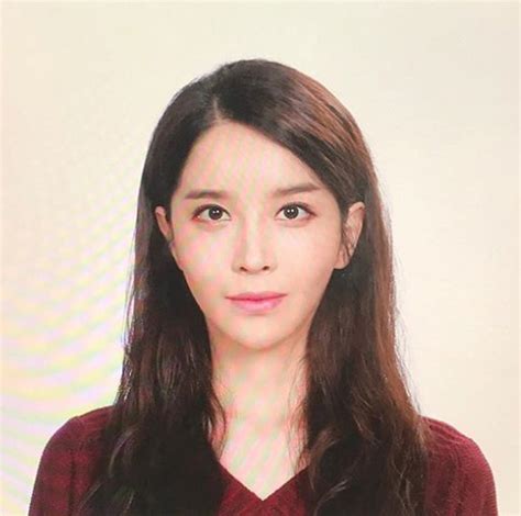 Ameliore sus competencias lingüísticas con reverso "어플·포토샵 NO" 하리수 여권 사진 공개 '미모 논란 종결' - 조선 ...