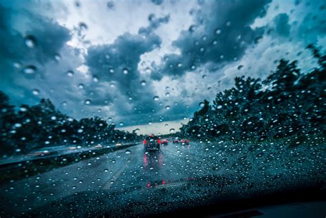 Water Water Everywhere 5 Essential Driving In The Rain Safety Tips