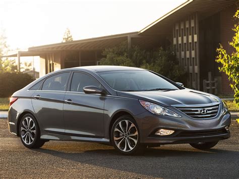 Check spelling or type a new query. HYUNDAI Sonata / i45 specs & photos - 2009, 2010, 2011 ...