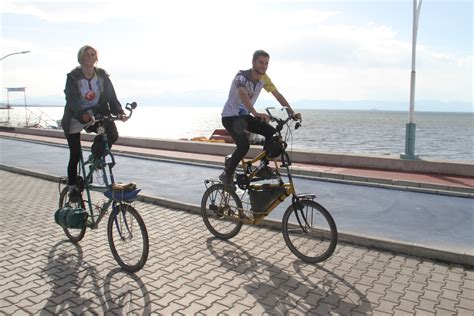 Zel Bisikletleriyle Avrupa Ve Asya Turuna Kan Iki Turist Konya Da