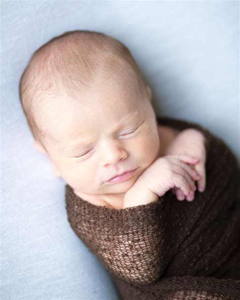 Newborn Session | Newborn posing, Newborn session, Newborn pictures
