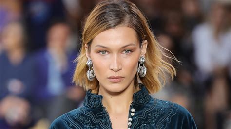 Top More Than 85 Bella Hadid Natural Hair Color Latest Vn