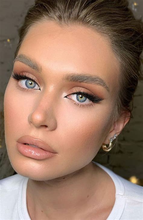 Beautiful Makeup Ideas That Are Absolutely Worth Copying Neutral