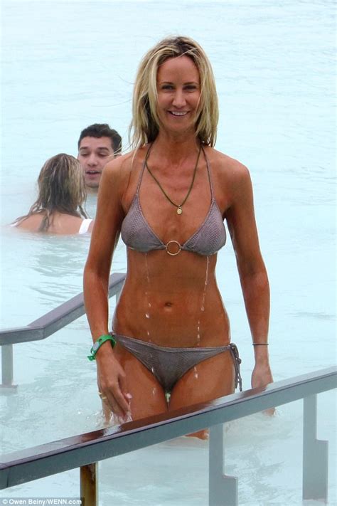 Lady Victoria Hervey Takes A Relaxing Dip In Blue Lagoon Daily Mail