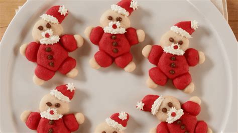 Christmas isn't really christmas without some delicious cookies! Cute Christmas Cookies Idea - We Need Fun