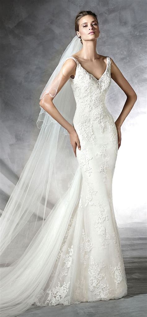 Internationally renowned, pronovias offer a wide range of beautiful gowns to suit all tastes, ranging from romantic and classic gowns to stunning contemporary showstoppers. Pronovias Wedding Dresses 2016 Collection Part 2 | Wedding ...