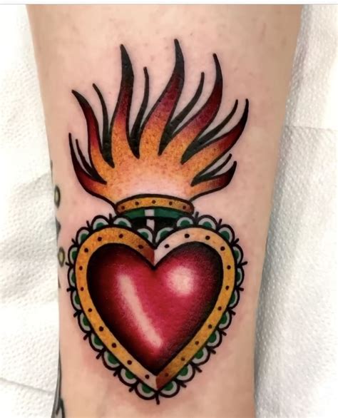 Pin By Hillary Lara On Tattoos Traditional Heart Tattoos Sacred