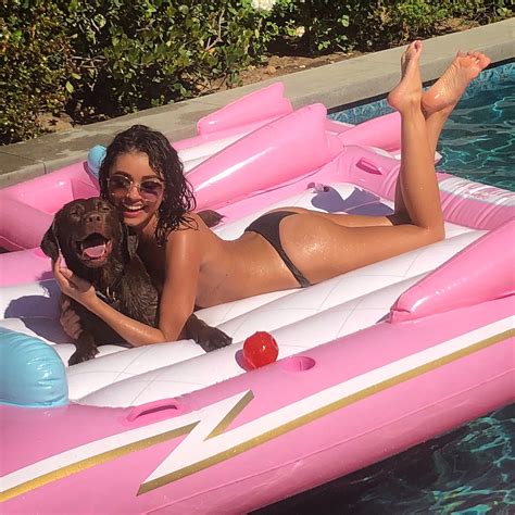Sarah Hyland Sexy 22 Photos And Hot  The Fappening
