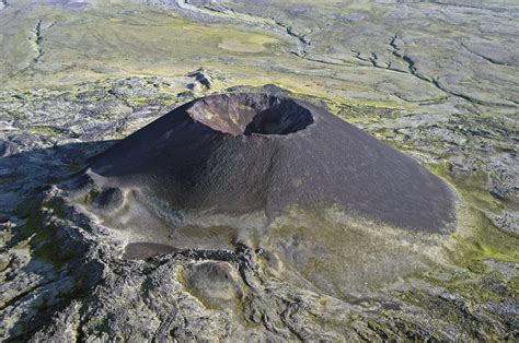 One Of Worlds Most Spectacular Volcanic Cones Eve Cone Edziza