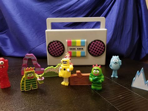 Jazwares Yo Gabba Gabba Boombox Playset Lights And Sounds Sings Brobee Foofa Flex 1964296373