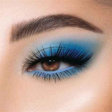 20 Amazing Blue Eye Makeup Looks You Must Try Vogue Folk