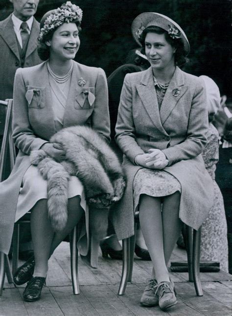Born 21 april 1926) is queen of the united kingdom and 15 other commonwealth realms. Princess Elizabeth and Her sister, Princess Margaret ...
