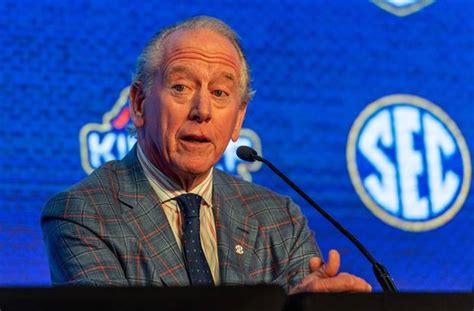 Archie Manning Reacts To Ole Miss College World Series Appearance