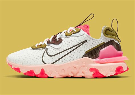 The Womens Nike React Vision Delivers Another Contrast Of Siren Red