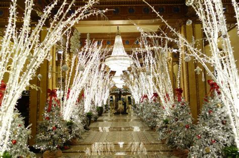 Best Hotels Christmas Decorations Around The World Design Contract