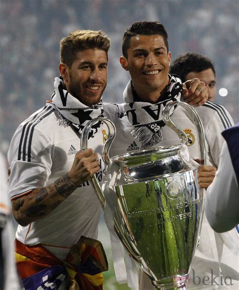 Sergio Ramos Y Cristiano Ronaldo Celebrando La Décima Champions Del