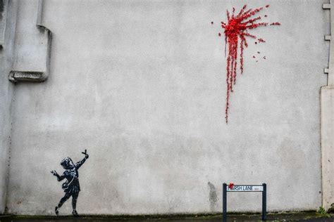Banksy is bristol artist robin gunningham. Nieuw werk van kunstenaar Banksy in Bristol beklad | Het ...