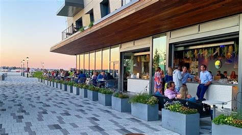 Waterfront Pop Up Bar At Woods Hill Pier 4 Boston Restaurant News And
