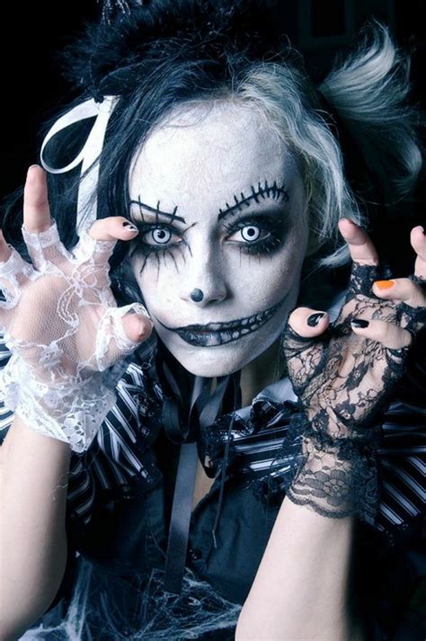 30 Creepy Halloween Makeup Ideas For Women To Try Flawssy