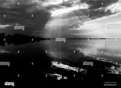 Sun Rays Reflecting Hi Res Stock Photography And Images Alamy