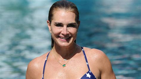 Brooke Shields 55 Stuns In ‘ageless Bikini Photos The Courier Mail