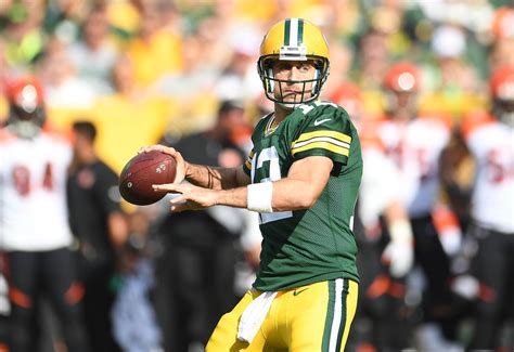 Green bay packers against the chicago bears during the season opener at lambeau field on sunday night. Chicago Bears vs. Green Bay Packers RECAP, score and stats ...