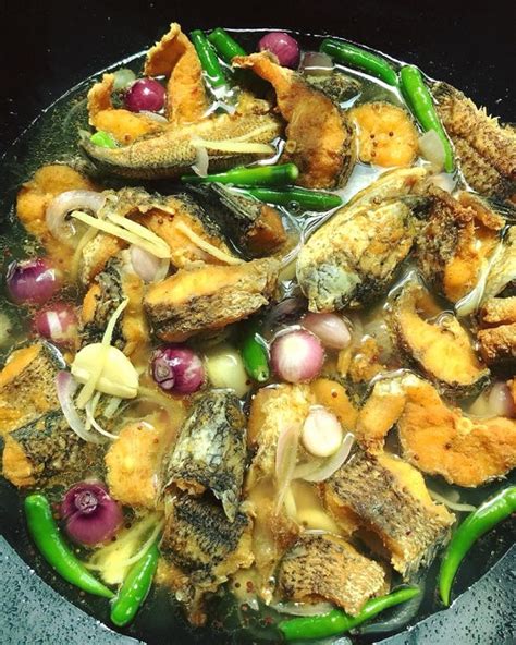 Masakan dari ikan nila secara umum adalah mudah dengan berbagai bumbu yang banyak tersedia,mungkin yang agak susah itu ya membersihkan ikan nilanya. Resepi Ikan Masak Cuka atau Ikan Jeruk • Resepi Bonda