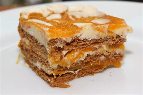 These fabulous holiday desserts taste divine and will dazzle on your christmas dessert table. Mango Float (Filipino dessert) | Marauding Kendralala