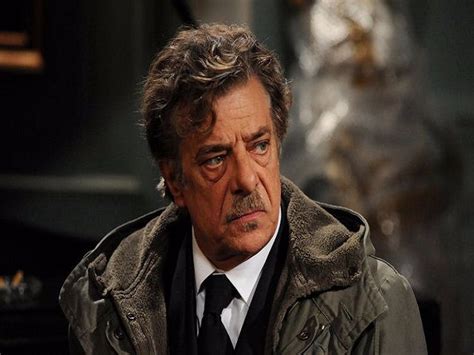 Famoso anche all'estero, nel corso degli anni ha costruito una grande carriera. Giancarlo Giannini: età, altezza, figli, moglie e vita ...