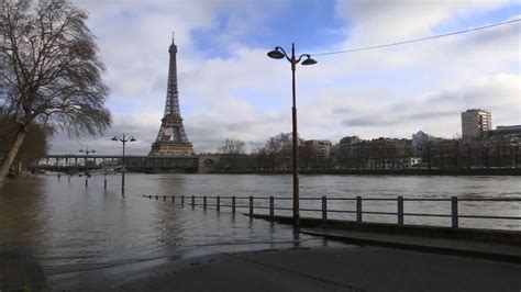 Floods Threaten Paris As The Seine River Rises Youtube