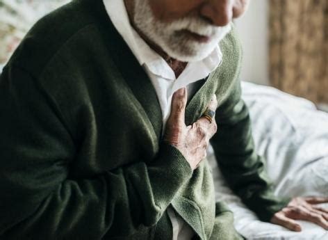 Les diurétiques sont toujours prescrits en association avec des inhibiteurs de l'enzyme de conversion de l'angiotensine (iec) et des bêtabloquants. Le risque de décès des insuffisants cardiaques peut se ...