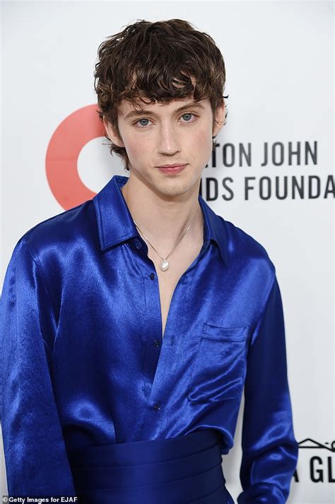Singer Troye Sivan Attends Elton John S Oscars Viewing Party Daily