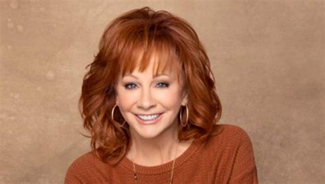 reba mcentire measurements height weight bra size shoe size