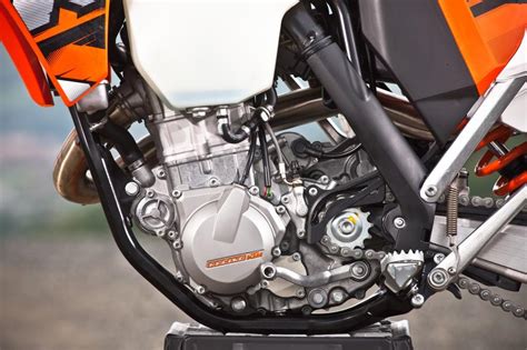 If that's true it's pretty interesting. Ficha técnica de la KTM 500 EXC 2013 - Masmoto.es