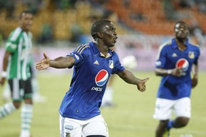 En el estadio atanasio girardot, durante el partido entre medellín y millonarios de la fecha 12, lanzaron desde una de las tribunas un cuchillo hacia el campo de juego, donde se encontraba. Así fue la última victoria de Millonarios contra Nacional ...