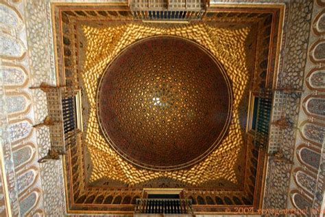 Pessoas que viajam a negócios adoram o café da manhã. Cúpula que simboliza el universo Salon des Ambassadeurs ...