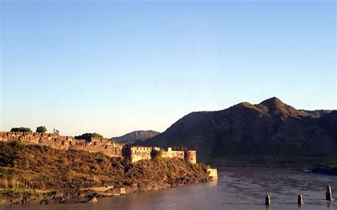 Travelers Guide To Attock Fort History Location And More Zameen Blog