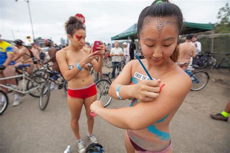 World Naked Bike Ride Japan CLOUD HOT GIRL