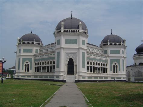 Filegreat Mosque In Medan Wikipedia