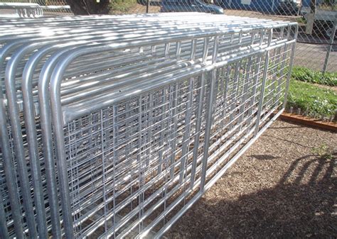 Heavy Duty Livestock Gates And Panels Wire Mesh Galvanized Farm Gates