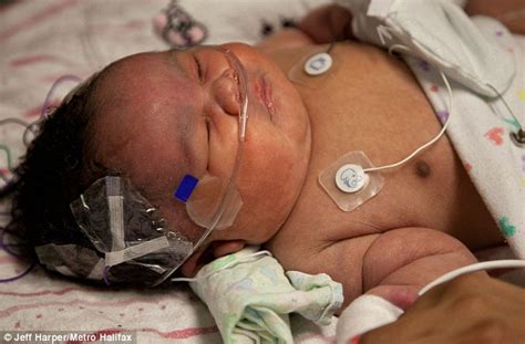 Newborn Baby Pronounced Dead At Birth Miraculously Starts Breathing Minutes Later Daily